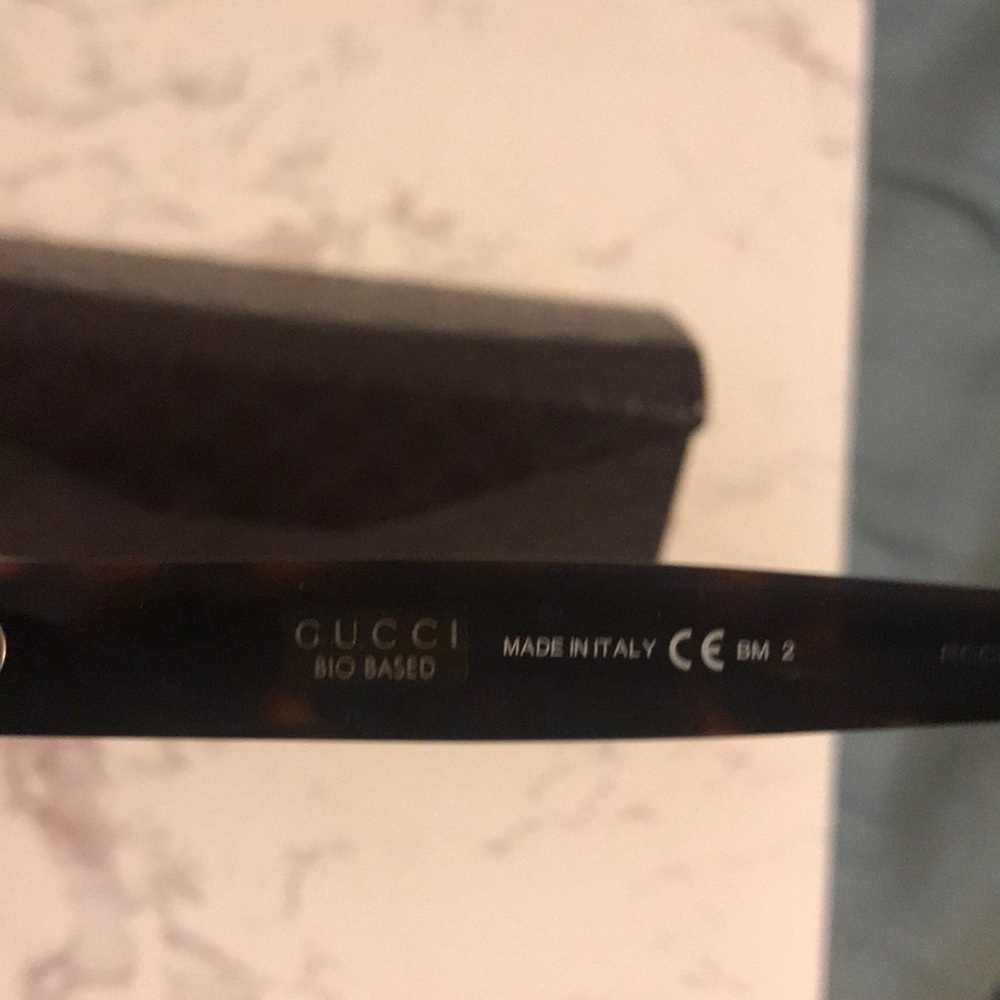 Authentic Gucci tortoise shell Sunglasses - Picture 7 of 9